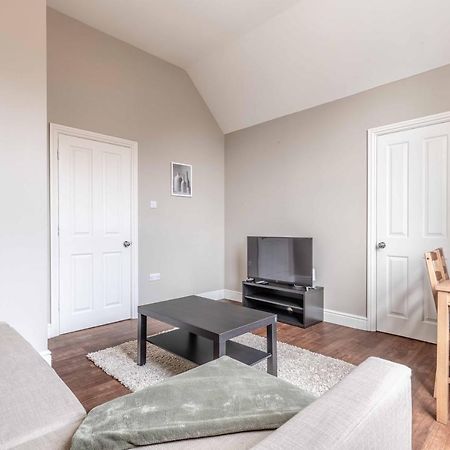 Cosy Central Windsor Apartment & Free Parking! Экстерьер фото