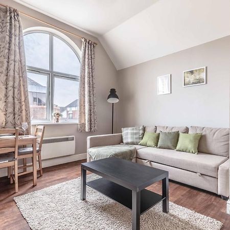 Cosy Central Windsor Apartment & Free Parking! Экстерьер фото