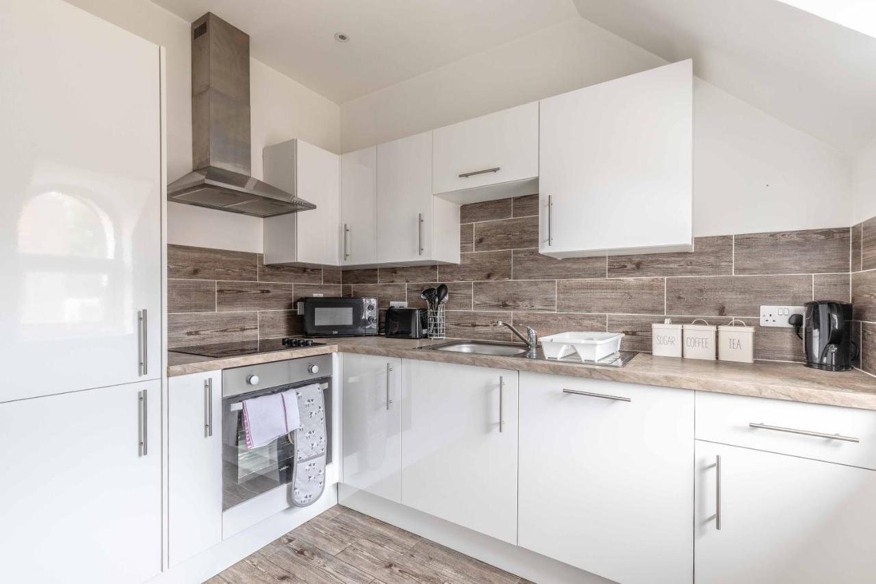 Cosy Central Windsor Apartment & Free Parking! Экстерьер фото